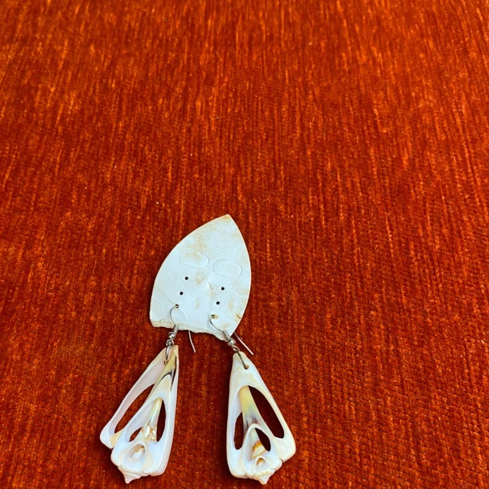 Handmade Real  African Sea Shells Vintage Earrings - Picture 5 of 5